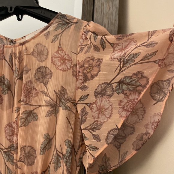 ASTR The Label, S, floral fit & flare midi asymmetrical dress, beautiful!! - Picture 5 of 13